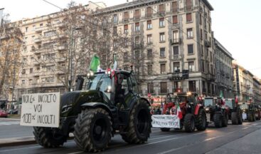 İtalya’da çiftçiler, Milano kent merkezinde protesto düzenledi