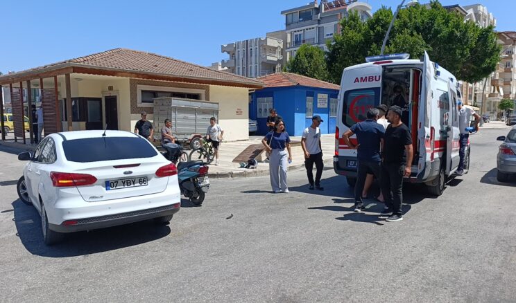Motosiklet ile otomobil çarpıştı: 1 yaralı