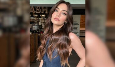 Zeynep Tuğçe Bayat’tan Cesur Bornozlu Poz