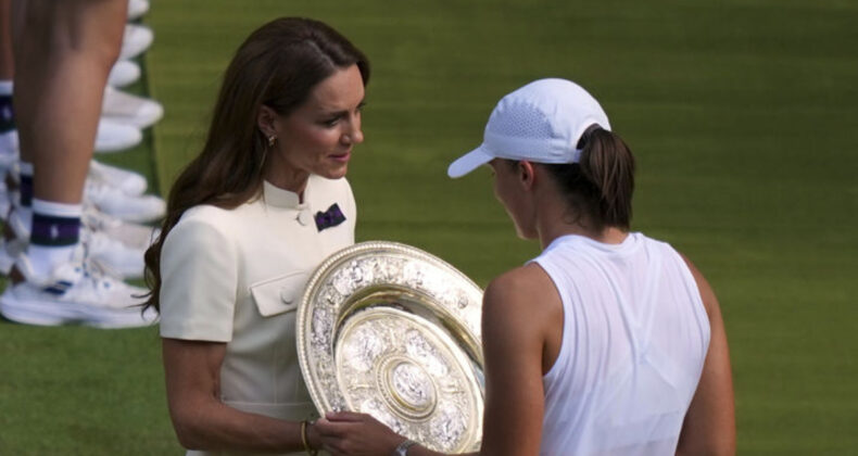 Kate Middleton, Wimbledon Tenis Turnuvası’nda ayakta alkışlandı