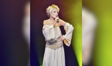 Şarkı Söylerken Yüzünde Mimik Oynamayan 79 Yaşındaki Ajda Pekkan Son Hali İle Şaşırttı