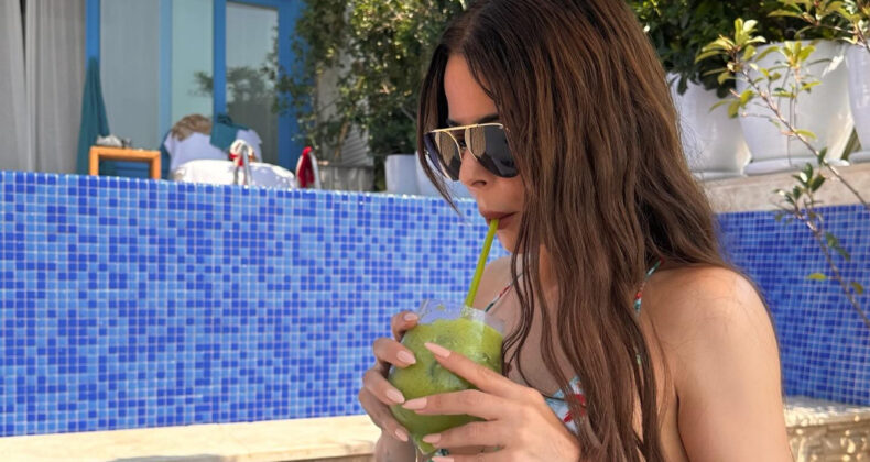 Şarkıcı Simge Sağın tatilden paylaşım yaptı: “Çocuk bikinisi almışım”